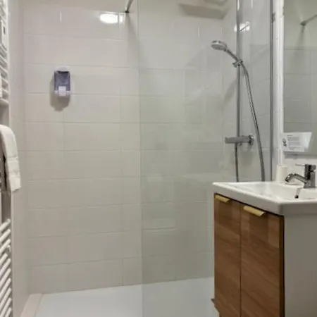 ホテル Golf De By Adonis ディーニュ・レ・バン