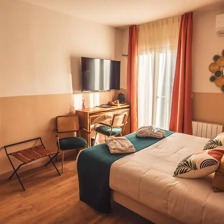 Hotel Golf De By Adonis