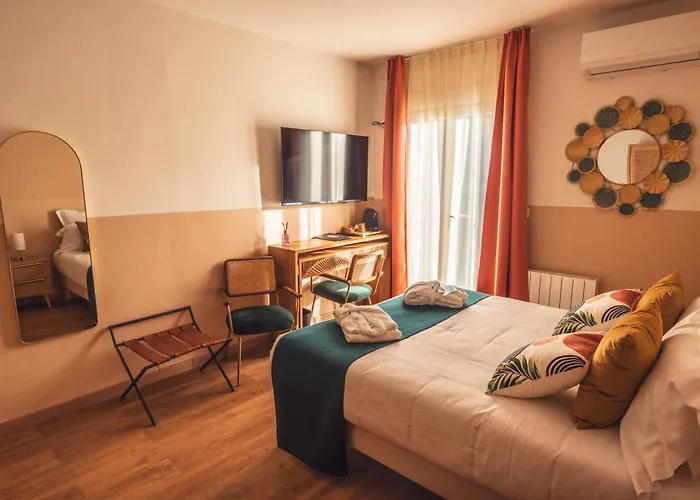 Hotel Golf De By Adonis